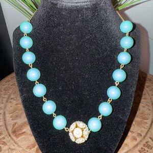 Elegant Turquoise and Gold Necklace